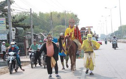 Thầy trò Đường Tăng đưa đám tang gây "náo loạn" giao thông