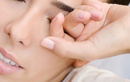 10 thói quen thường ngày gây hại đôi mắt bạn