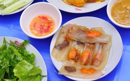 Bánh căn, chè chuối nướng, bột lọc Huế ngon rẻ ngõ Hàng Đậu