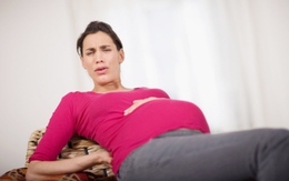 Mẹo nhỏ giúp mẹ bầu bớt đau lưng