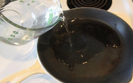 Chảo cũ sạch như mới nhờ dầu dừa