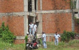 Đang chụp ảnh ở nhà hoang, bàng hoàng thấy xác chết