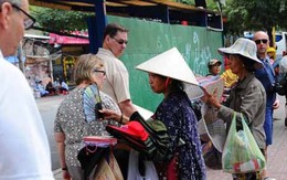 Người Việt cứ thấy Tây là chặt chém, chôm chỉa
