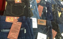 130.000 đồng/chiếc quần jean gắn mác cùng lúc 2 hiệu Prada, Mango