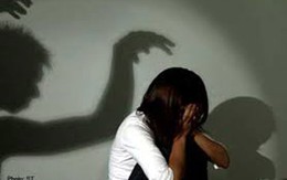 Tạm giữ cha ruột cưỡng dâm con gái