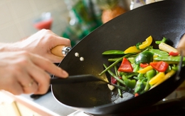 19 sai lầm nghiêm trọng thường gặp khi xào nấu, ăn rau xanh