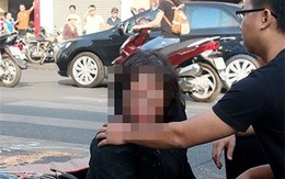 "Con ơi, tỉnh lại đi!"