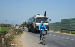 Kinh hãi nữ sinh bị rạch mông hàng loạt