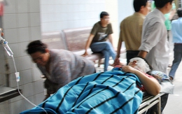 Nam giáo viên tạt axit 4 đồng nghiệp