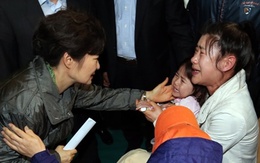 Bé 5 tuổi mất cả gia đình trong vụ chìm phà Sewol
