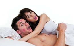 Bắt quả tang anh ân ái với gái tại nhà