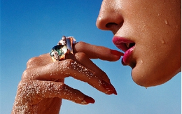 Cách tự nhiên để loại bỏ thâm môi