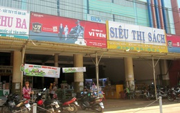Khởi tố 4 người buộc nữ sinh đeo biển 'tôi là trộm'