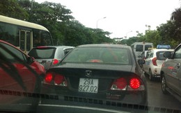 Tắc đường, 3 tiếng chưa ra khỏi cửa ngõ thủ đô