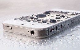 Mẹo cứu sống tablet và điện thoại bị rơi nước ít ngờ tới
