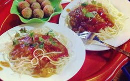 Món Tây bỏ hàng sang ra tranh khách vỉa hè
