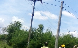 Thi thể nam sinh dính chặt trên cột điện