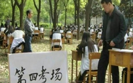 Tổ chức thi ngoài trời để ngăn quay cóp