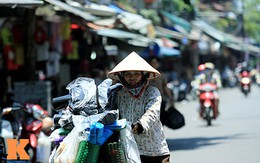Mưu sinh trong nắng gắt 38 độ giữa Hà Nội