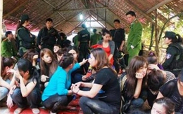 Lão bà U80 trong sới bạc tiền tỷ