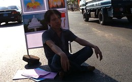 Nam thanh niên tự cắt tay, ngồi "thiền" giữa lòng đường