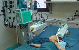 Cãi nhau với vợ, chồng cho con 2 tháng uống thuốc diệt cỏ