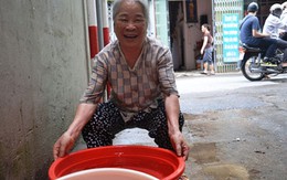 Người Hà Nội xếp hàng xin nước như... thời bao cấp