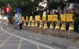 PG sang chảnh phơi thân vỉa hè