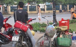 30.000 đồng/chiếc chiếu thuê hóng mát ở Mỹ Đình
