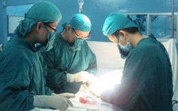 Ham "của quý" khủng, thanh niên chịu đau đớn suốt 12 năm