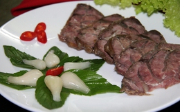 Đậm đà bắp bò hoa rim rau răm