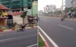 Hoảng hốt chứng kiến "nàng tiên cá" đua xe trên đường Sài Gòn