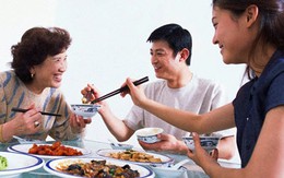 Mẹ chồng phân biệt đối xử với chính con ruột