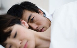 Sững người khi lén nghe được cuộc điện thoại của vợ