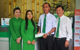 Tài xế taxi đỡ đẻ cho nữ hành khách chuyển dạ trên xe