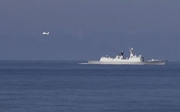 Tàu Trung Quốc hung hăng đâm móp tàu Kiểm ngư Việt Nam