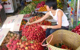 Cuối mùa trái cây tăng giá 3 - 4 lần, dân hết hàng để bán