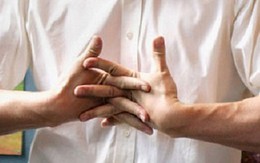 Bẻ khớp tay, chân có ảnh hưởng đến sức khỏe?