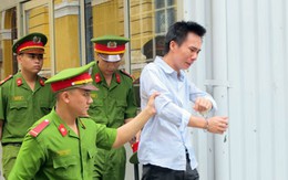 Thầy giáo nhiều lần rủ nữ sinh vào khách sạn