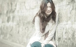 Vờ hạnh phúc dù hôn nhân đã tan vỡ