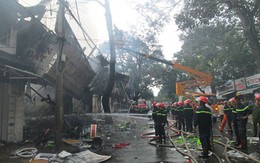 Tỷ phú thành tay trắng khi 11 căn nhà cháy rụi