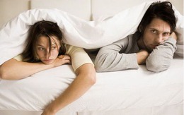 Nghi ngờ giới tính người yêu vì không thấy có biểu hiện thèm muốn