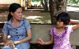 Bé gái bị mẹ ruột cắt gân, bị sang chấn thần kinh nghiêm trọng