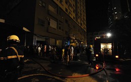 Người dân la hét vì kẹt trong thang máy chung cư 32 tầng