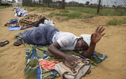 Xót xa những cái chết thương tâm bởi Ebola: Câu chuyện chưa có hồi kết