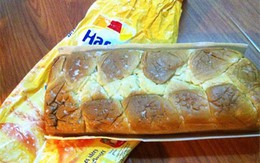 Đua làm sang, ăn bánh mỳ xách tay từ Pháp