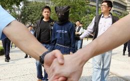 Hong Kong xét xử kẻ sát hại bố mẹ rồi chặt xác thành từng khúc
