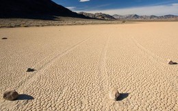 Kỳ bí "những hòn đá biết đi" ở Thung lũng Tử thần