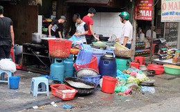 Kinh hoàng với độ bẩn của quán ăn "sang chảnh" ở phố cổ
