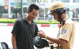 Mắc bệnh da đầu vì đội mũ bảo hiểm?